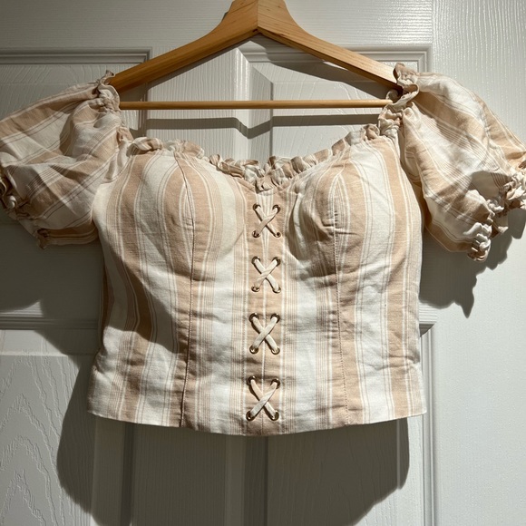Adorable crop top from EVERNEW - Picture 2 of 2